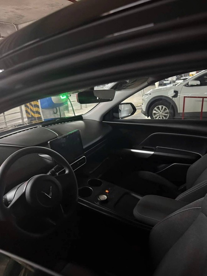 Lộ thêm ảnh thật nội thất VinFast Limo Green, một thứ "lấy" từ xe tiền tỉ?- Ảnh 4. Lộ thêm ảnh thật nội thất VinFast Limo Green, một thứ "lấy" từ xe tiền tỉ?- Ảnh 4.