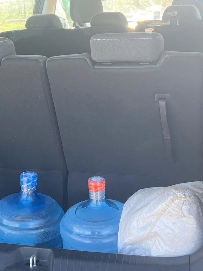 Lộ thêm ảnh thật nội thất VinFast Limo Green, một thứ "lấy" từ xe tiền tỉ?- Ảnh 2. Lộ thêm ảnh thật nội thất VinFast Limo Green, một thứ "lấy" từ xe tiền tỉ?- Ảnh 2.