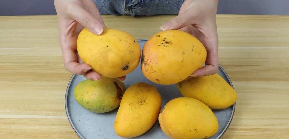 Mua xoài cứ dùng 5 mẹo này: Bách phát bách trúng, quả nào cũng ngọt như mía lùi- Ảnh 3. Mua xoài cứ dùng 5 mẹo này: Bách phát bách trúng, quả nào cũng ngọt như mía lùi- Ảnh 3.