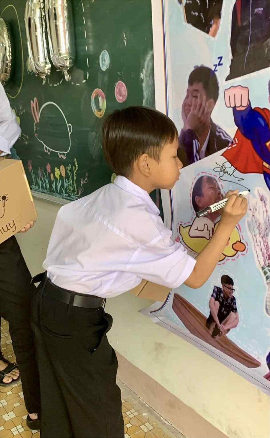 Nguyễn Văn Thiện - ‘dũng sĩ tí hon’ giữa Kỳ thi tốt nghiệp THPT- Ảnh 4. Nguyễn Văn Thiện - ‘dũng sĩ tí hon’ giữa Kỳ thi tốt nghiệp THPT- Ảnh 4.