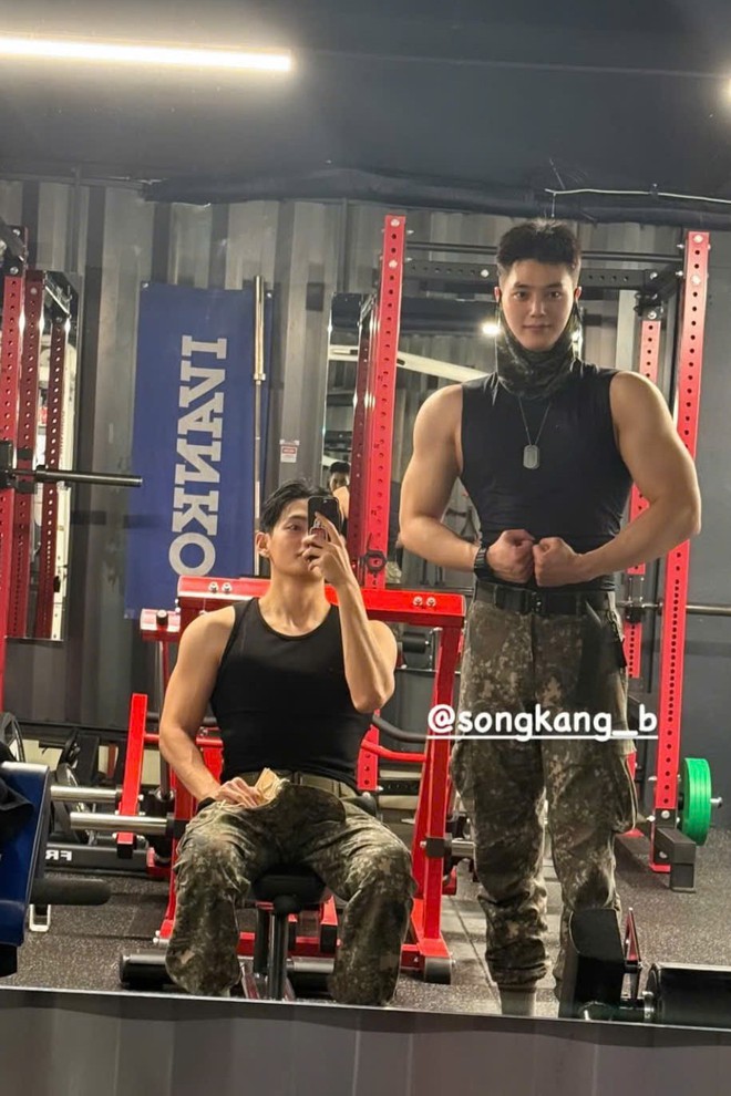 Mỹ nam đẹp nhất thế giới mỗi ngày dậy từ 5h sáng vào phòng gym, kết quả sau 18 tháng khiến ai cũng phải Mỹ nam đẹp nhất thế giới mỗi ngày dậy từ 5h sáng vào phòng gym, kết quả sau 18 tháng khiến ai cũng phải