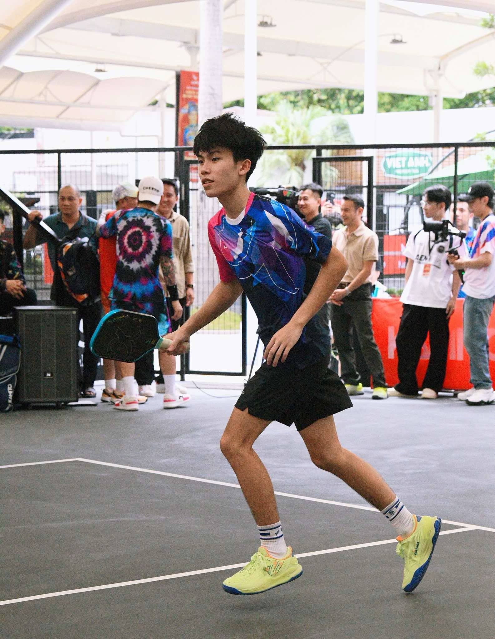 Hiện tượng Pickleball 17 tuổi Tống Nhật Minh: Từng bị ép cầm vợt mà giờ 