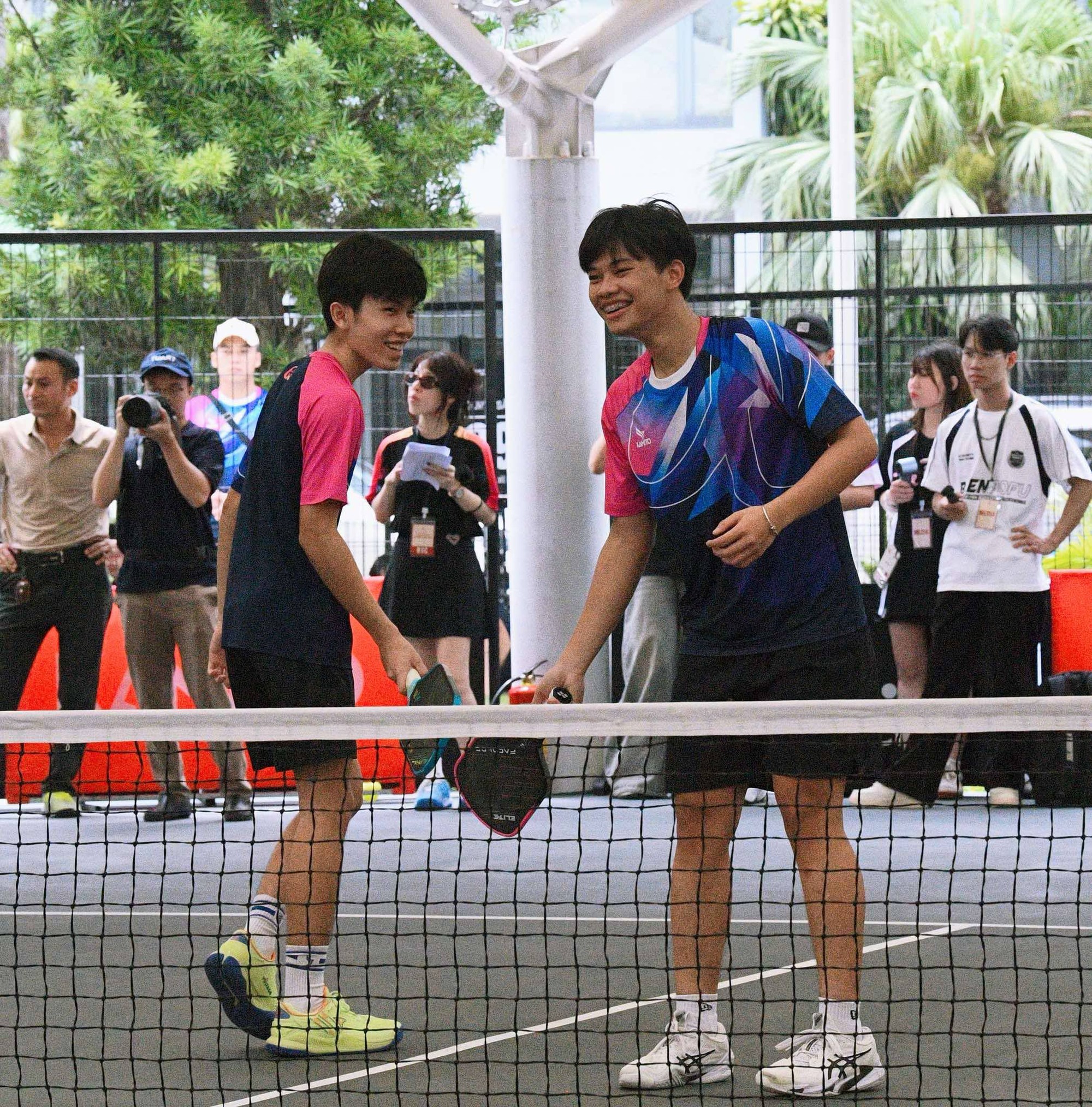 Hiện tượng Pickleball 17 tuổi Tống Nhật Minh: Từng bị ép cầm vợt mà giờ 