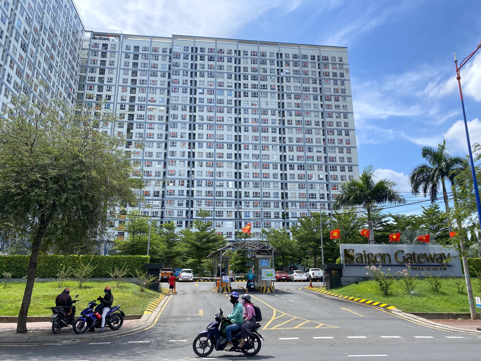 TP HCM: Đề nghị cơ quan chức năng vào cuộc vụ chung cư Saigon Gateway- Ảnh 1. TP HCM: Đề nghị cơ quan chức năng vào cuộc vụ chung cư Saigon Gateway- Ảnh 1.