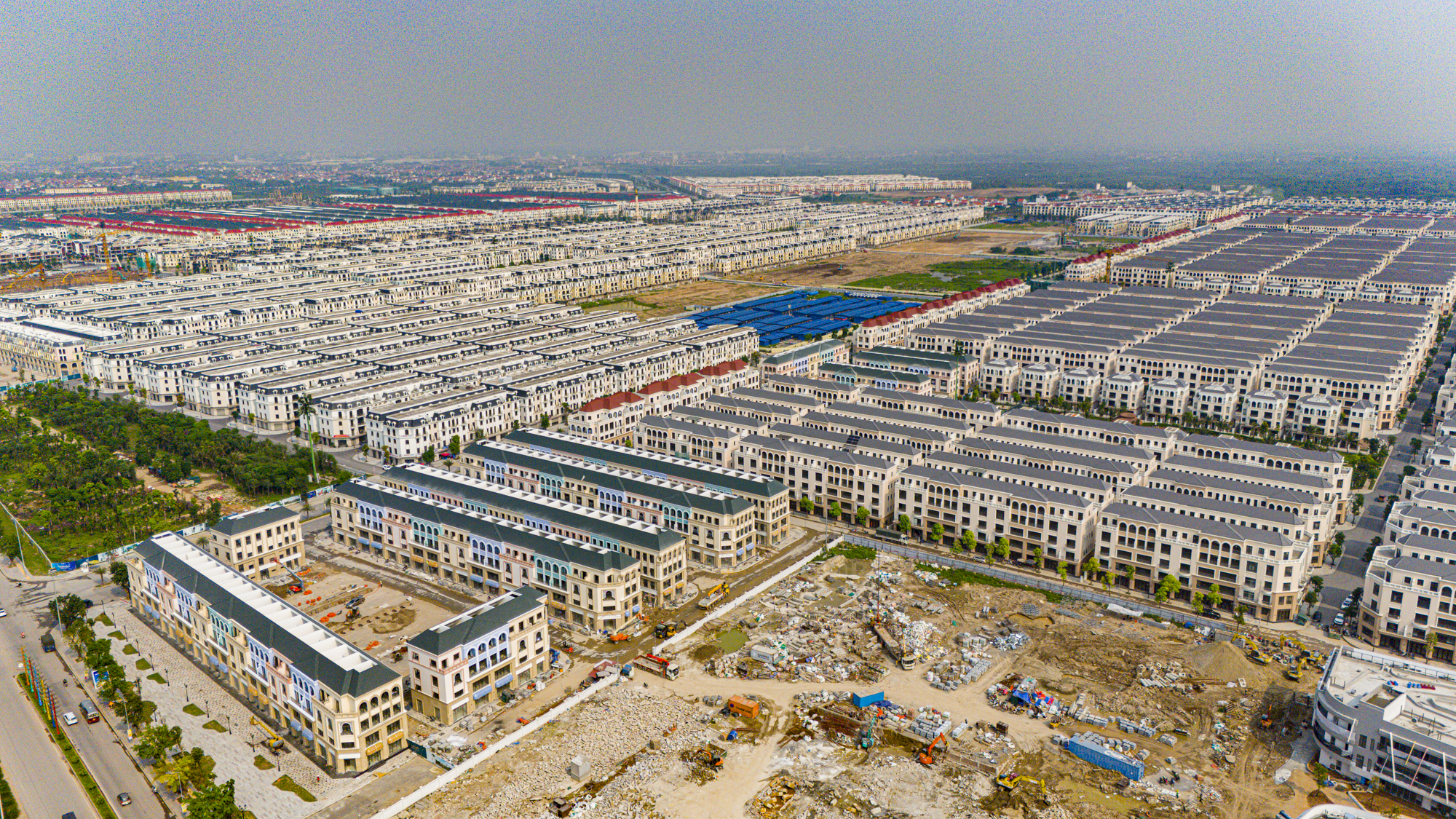 Bất ngờ như Hưng Yên: trước thềm sáp nhập liên tiếp phá vỡ kỷ lục hút vốn đầu tư và thu ngân sách nhờ “chìa khóa” tỷ USD đến từ bất động sản- Ảnh 2. Bất ngờ như Hưng Yên: trước thềm sáp nhập liên tiếp phá vỡ kỷ lục hút vốn đầu tư và thu ngân sách nhờ “chìa khóa” tỷ USD đến từ bất động sản- Ảnh 2.
