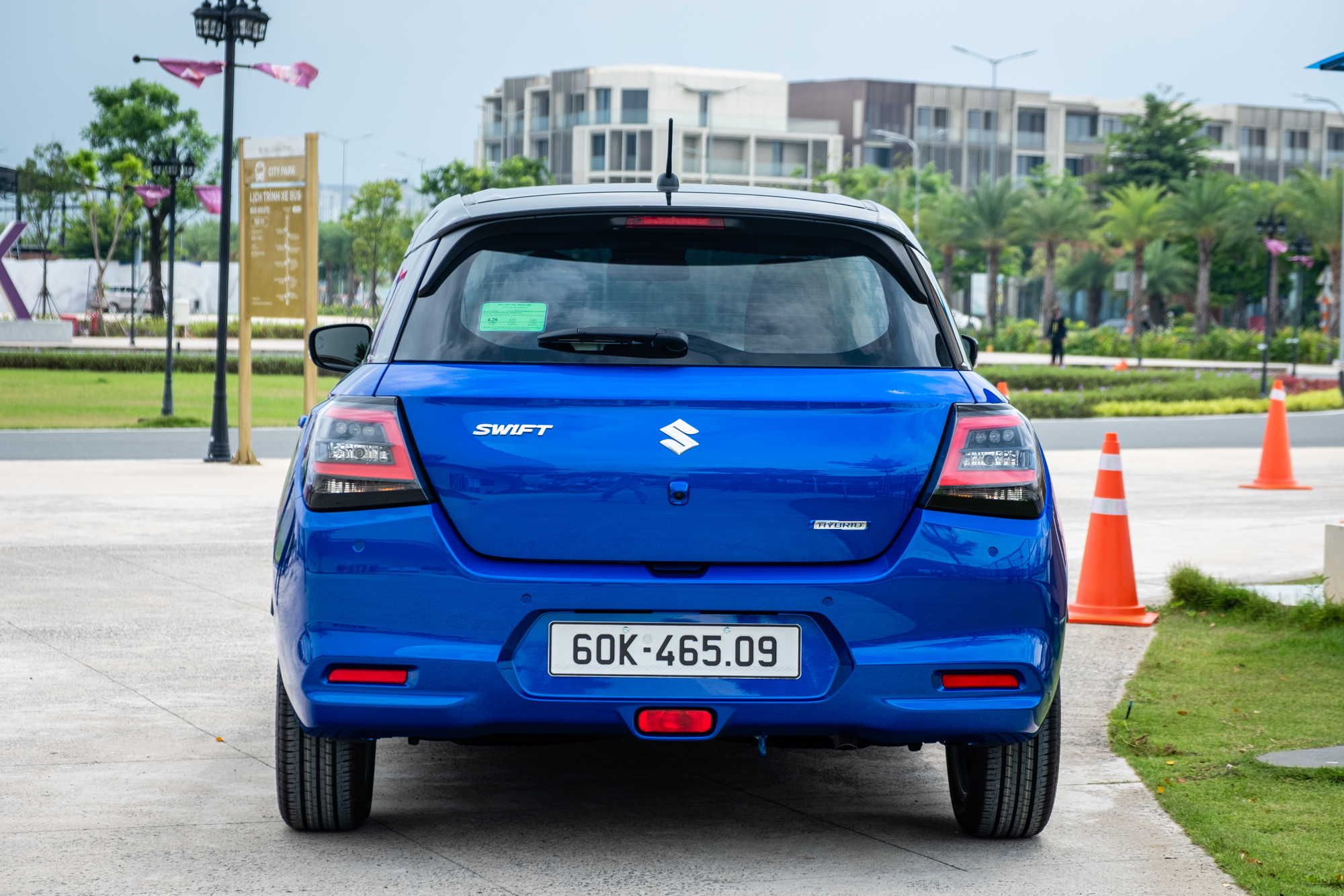 Suzuki Swift 2025 ra mắt Việt Nam: Giá 569 triệu, máy hybrid, 6 tính năng ADAS, đấu Mazda2 hatchback- Ảnh 8. Suzuki Swift 2025 ra mắt Việt Nam: Giá 569 triệu, máy hybrid, 6 tính năng ADAS, đấu Mazda2 hatchback- Ảnh 8.