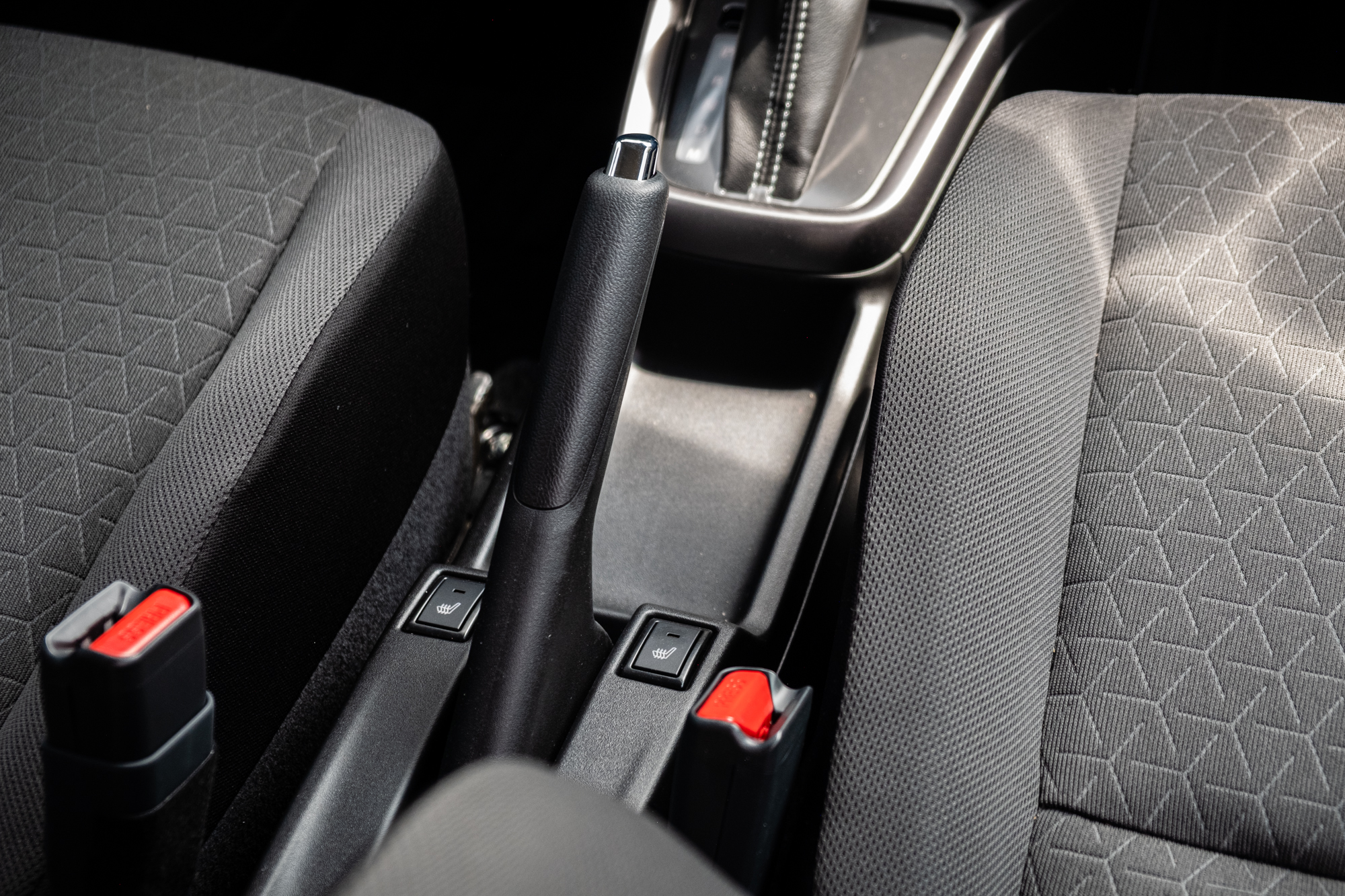 Suzuki Swift 2025 ra mắt Việt Nam: Giá 569 triệu, máy hybrid, 6 tính năng ADAS, đấu Mazda2 hatchback- Ảnh 16. Suzuki Swift 2025 ra mắt Việt Nam: Giá 569 triệu, máy hybrid, 6 tính năng ADAS, đấu Mazda2 hatchback- Ảnh 16.