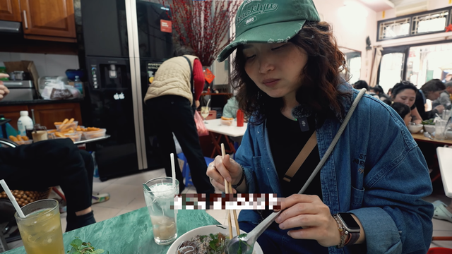 Khách Trung Quốc mê mẩn 1 món bún Việt Nam, thử miếng đầu đã thốt lên: "Đây là món bún ngon nhất”- Ảnh 2.