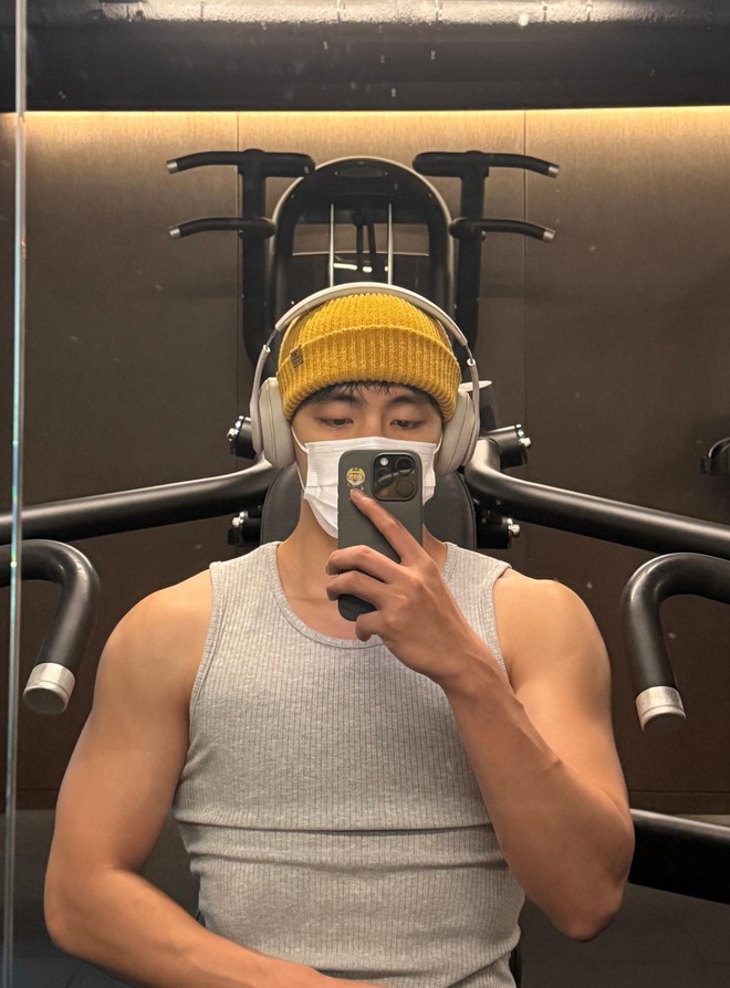 Mỹ nam đẹp nhất thế giới mỗi ngày dậy từ 5h sáng vào phòng gym, kết quả sau 18 tháng khiến ai cũng phải Mỹ nam đẹp nhất thế giới mỗi ngày dậy từ 5h sáng vào phòng gym, kết quả sau 18 tháng khiến ai cũng phải