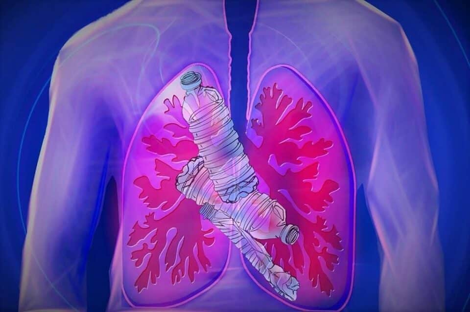Ngồi không cũng nhiễm vi nhựa - Chuyên gia cảnh báo ô nhiễm vi nhựa trong không khí, con người có thể hít vào lượng vi nhựa to bằng hươu cao cổ- Ảnh 1. Ngồi không cũng nhiễm vi nhựa - Chuyên gia cảnh báo ô nhiễm vi nhựa trong không khí, con người có thể hít vào lượng vi nhựa to bằng hươu cao cổ- Ảnh 1.