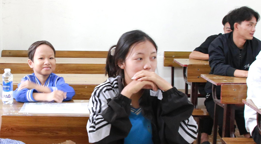 Nguyễn Văn Thiện - ‘dũng sĩ tí hon’ giữa Kỳ thi tốt nghiệp THPT- Ảnh 1. Nguyễn Văn Thiện - ‘dũng sĩ tí hon’ giữa Kỳ thi tốt nghiệp THPT- Ảnh 1.