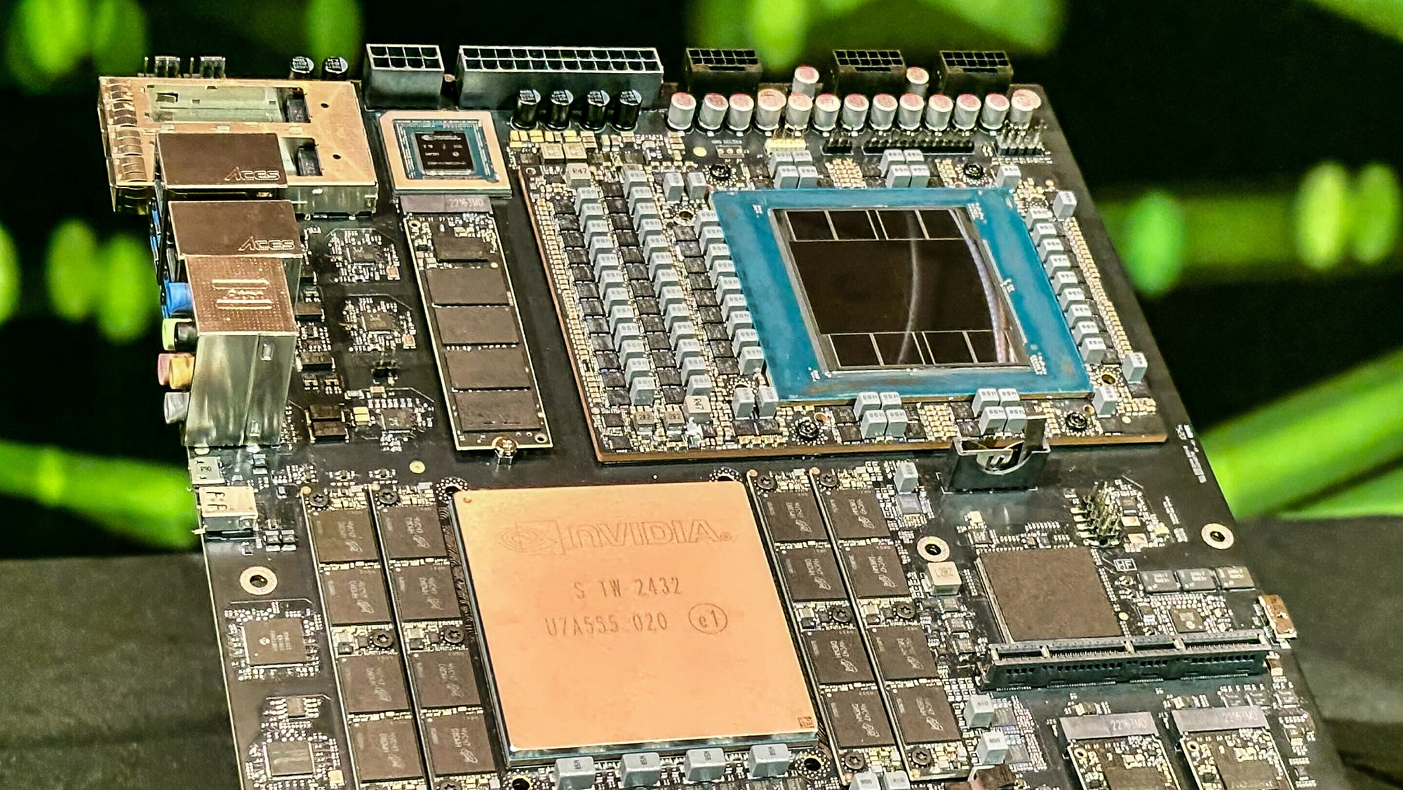 Loại vải này của Nhật Bản có gì đặc biệt mà đại diện NVIDIA, Microsoft, AMD phải đến tận nơi để nài nỉ đòi mua?- Ảnh 4. Loại vải này của Nhật Bản có gì đặc biệt mà đại diện NVIDIA, Microsoft, AMD phải đến tận nơi để nài nỉ đòi mua?- Ảnh 4.