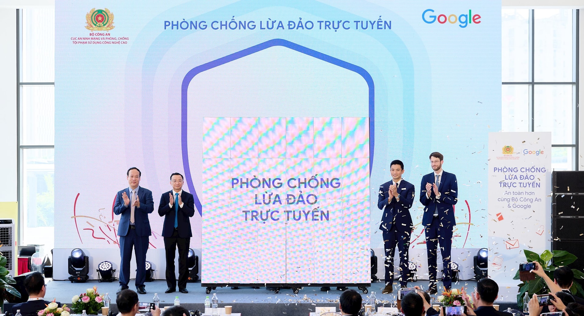 Báo động 12.000 tỷ đồng bị lừa đảo năm 2024: Google cùng Bộ Công An triển khai chiến dịch phòng chống lừa đảo trực tuyến- Ảnh 3. Báo động 12.000 tỷ đồng bị lừa đảo năm 2024: Google cùng Bộ Công An triển khai chiến dịch phòng chống lừa đảo trực tuyến- Ảnh 3.