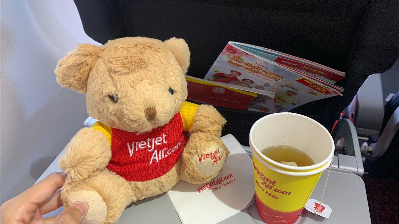 Học Vietjet Air kiếm bộn từ "phụ trợ", Vietnam Airlines muốn tăng thêm doanh thu từ trà sữa, Wifi trên máy bay- Ảnh 2. Học Vietjet Air kiếm bộn từ "phụ trợ", Vietnam Airlines muốn tăng thêm doanh thu từ trà sữa, Wifi trên máy bay- Ảnh 2.