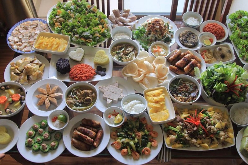 Ám ảnh liên hoan chung cư: Mất cả triệu bạc chỉ để ngồi cười trừ nhìn người khác thưởng thức Ám ảnh liên hoan chung cư: Mất cả triệu bạc chỉ để ngồi cười trừ nhìn người khác thưởng thức