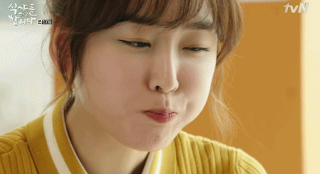 Showbiz có duy nhất 1 mỹ nhân đổi đời nhờ giỏi ăn, cứ ngồi ăn là đẹp lên gấp 1000 lần- Ảnh 4.