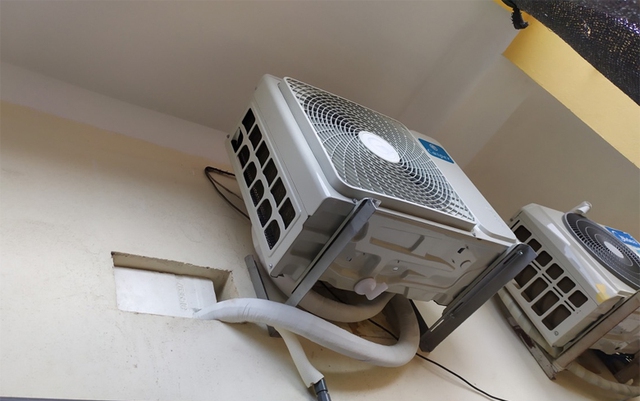 Lắp cục nóng điều hòa trên sân thượng, mái nhà, ngoài ban công có đúng không? Chuyên gia giải thích- Ảnh 7. Lắp cục nóng điều hòa trên sân thượng, mái nhà, ngoài ban công có đúng không? Chuyên gia giải thích- Ảnh 7.