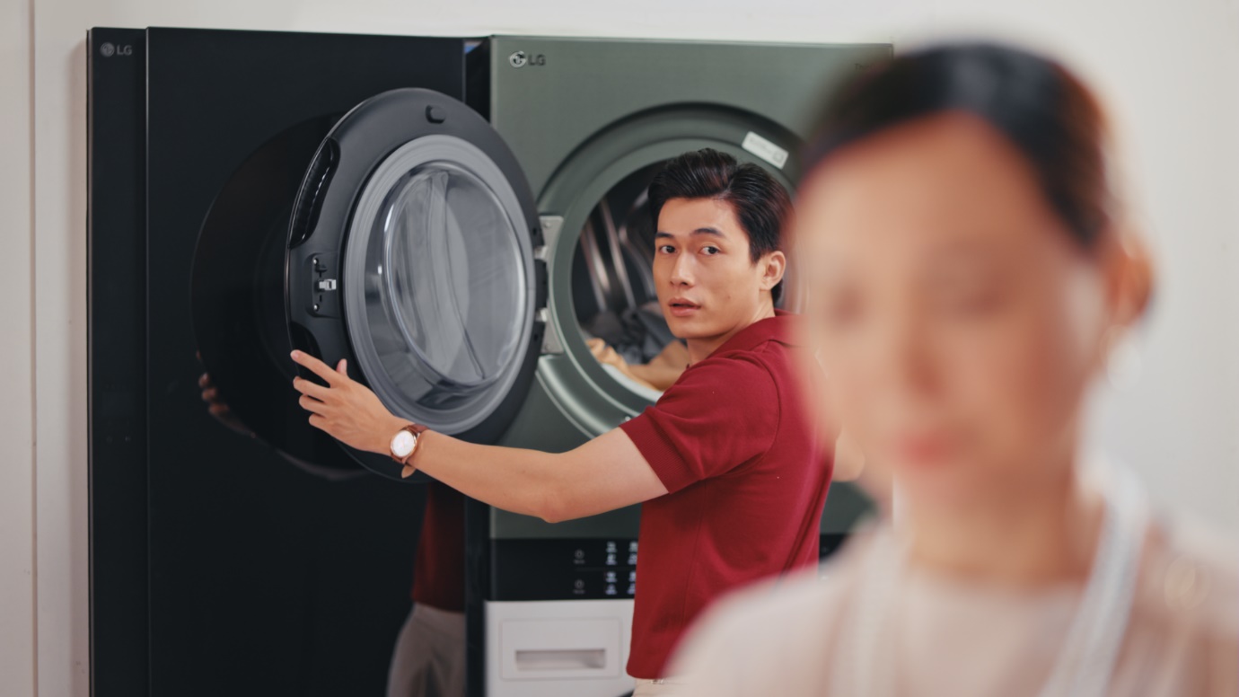 "Thấu cảm chạm Thương yêu" cán mốc 3,5 triệu lượt xem sau 3 ngày ra mắt- Ảnh 4. "Thấu cảm chạm Thương yêu" cán mốc 3,5 triệu lượt xem sau 3 ngày ra mắt- Ảnh 4.