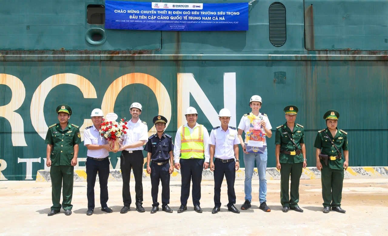 Cảng biển Trung Nam Cà Ná điểm nhấn trên trên bản đồ hàng hải quốc tế- Ảnh 2. Cảng biển Trung Nam Cà Ná điểm nhấn trên trên bản đồ hàng hải quốc tế- Ảnh 2.