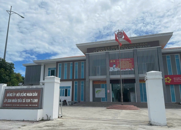 Cựu bí thư, chủ tịch 1 xã ở Khánh Hòa bị khởi tố- Ảnh 1. Cựu bí thư, chủ tịch 1 xã ở Khánh Hòa bị khởi tố- Ảnh 1.