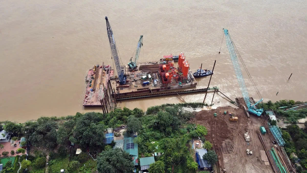 Công trường xây dựng cầu Tứ Liên sau 1 tháng thi công- Ảnh 1. Công trường xây dựng cầu Tứ Liên sau 1 tháng thi công- Ảnh 1.