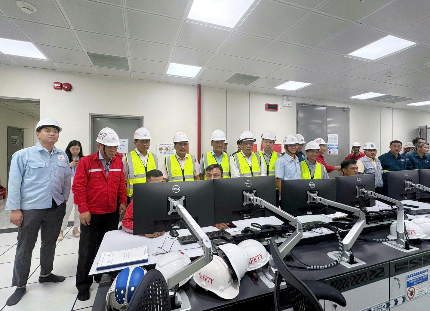 Nhà máy điện Nhơn Trạch 4 chính thức hòa lưới điện quốc gia- Ảnh 1. Nhà máy điện Nhơn Trạch 4 chính thức hòa lưới điện quốc gia- Ảnh 1.