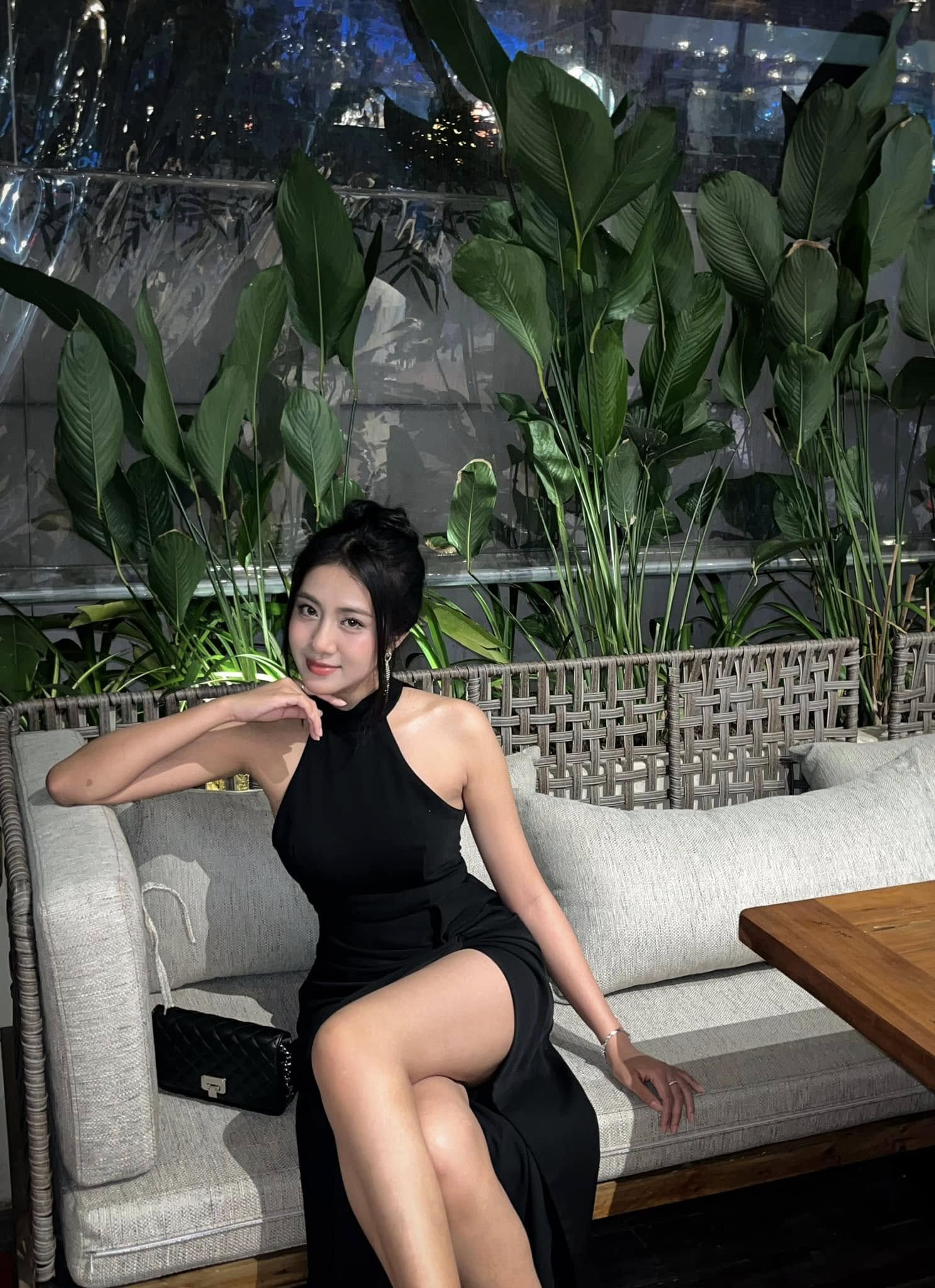 "Tất tần tật" về Tân Hoa hậu Việt Nam Hà Trúc Linh: Visual đời thường gây bất ngờ, gia thế ra sao?- Ảnh 5. "Tất tần tật" về Tân Hoa hậu Việt Nam Hà Trúc Linh: Visual đời thường gây bất ngờ, gia thế ra sao?- Ảnh 5.