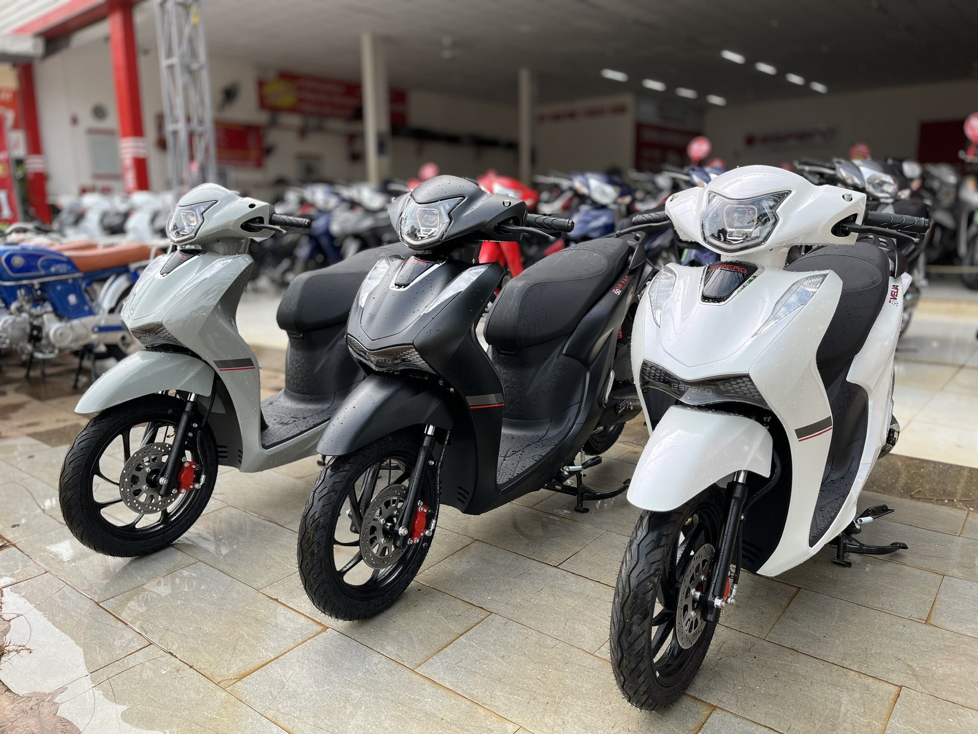 Xe ga 'Made in Vietnam' giá 23 triệu đồng trình làng: Ngoại hình lai Honda Vision - SH, tiết kiệm xăng ấn tượng 1,8L/100km- Ảnh 7. Xe ga