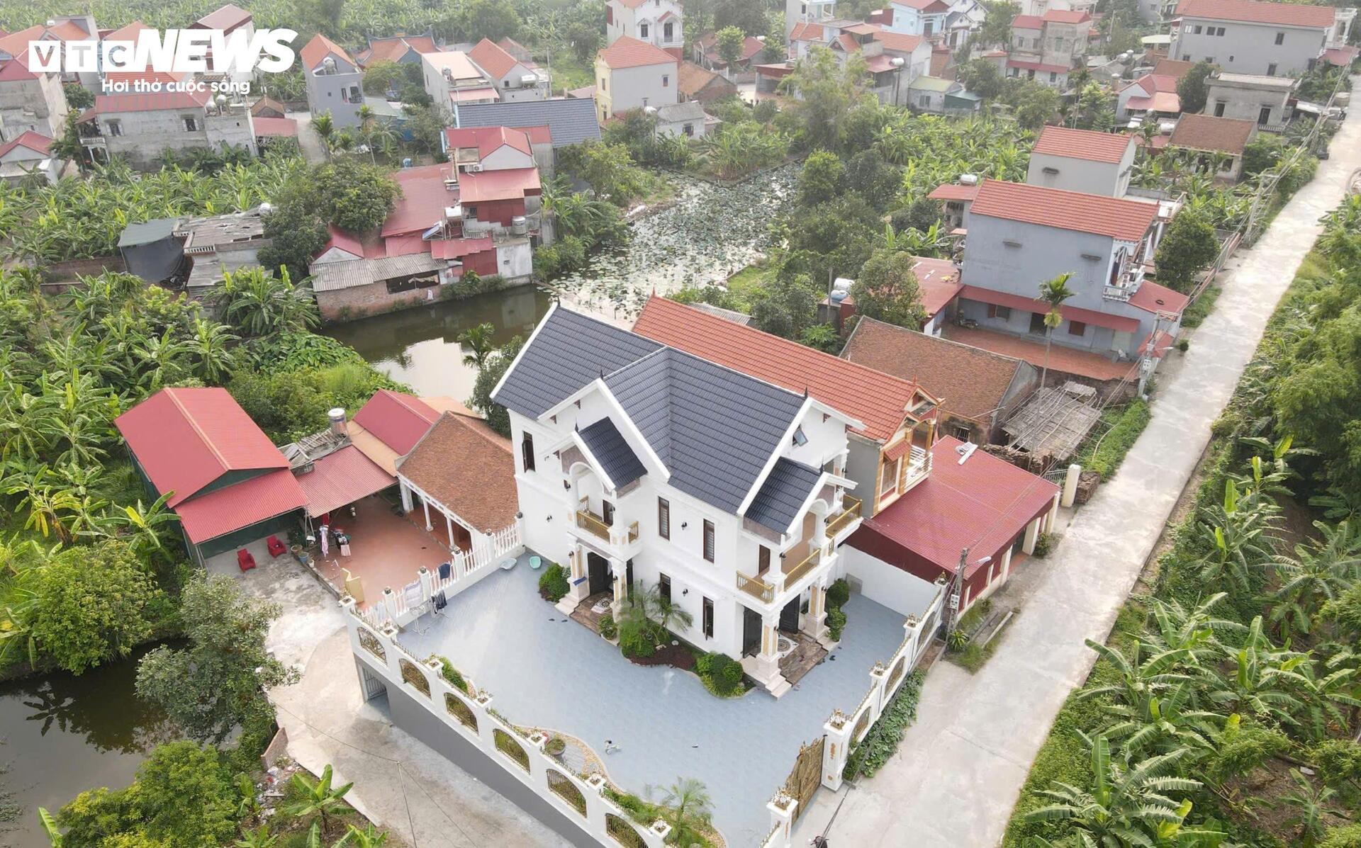 Biệt thự của 'ông trùm' 38 tuổi cầm đầu đường dây lừa đảo hơn 2.000 tỷ đồng- Ảnh 6.