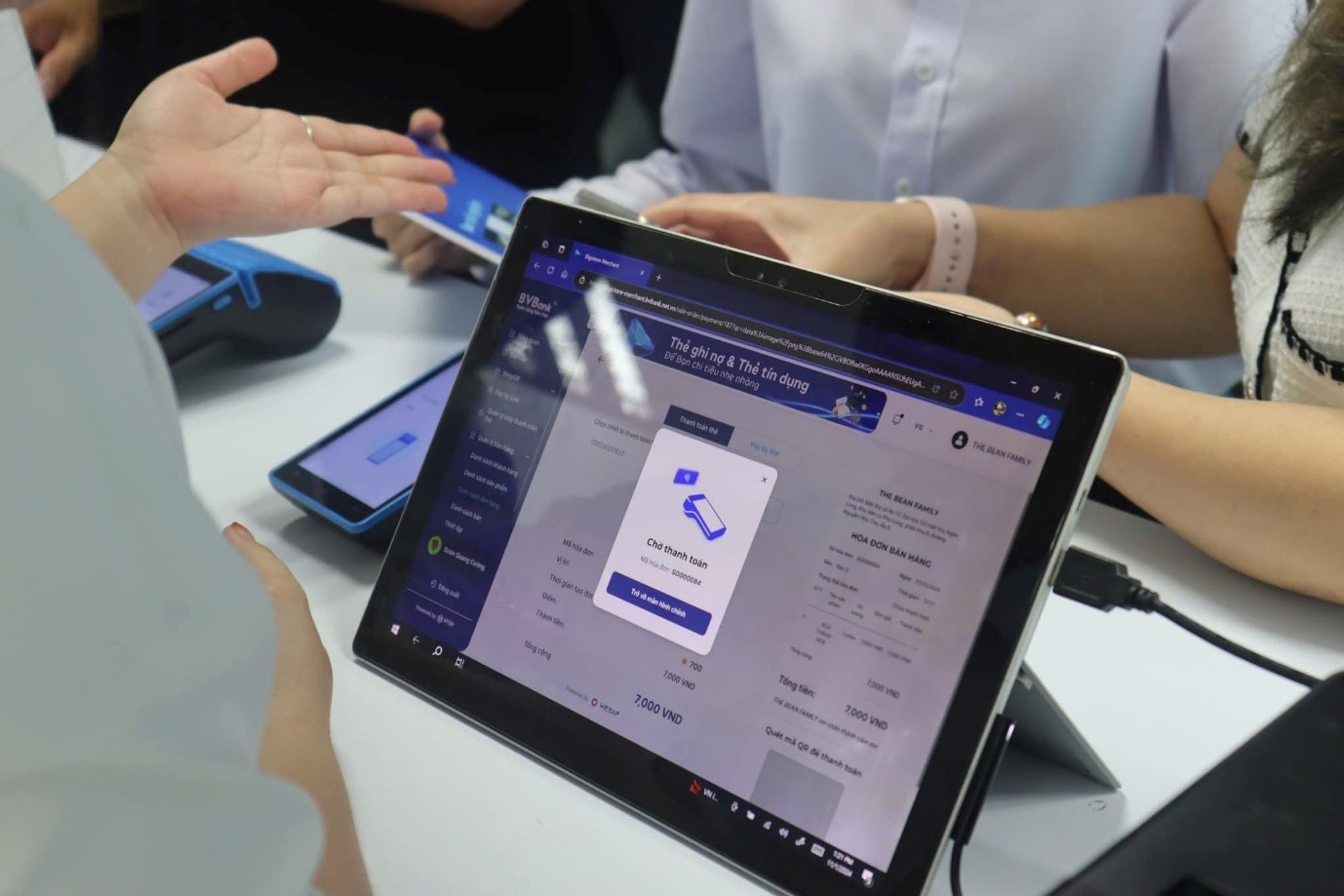 Chỉ cần điện thoại hoặc laptop, tiểu thương có ngay “Trợ lý Ruột thạo việc” hoàn toàn miễn phí- Ảnh 3. Chỉ cần điện thoại hoặc laptop, tiểu thương có ngay “Trợ lý Ruột thạo việc” hoàn toàn miễn phí- Ảnh 3.