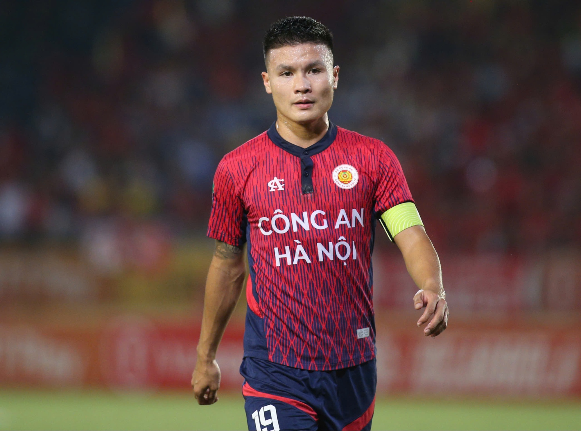 Chu Thanh Huyền hú hét trên sân Hàng Đẫy khẳng định Chu Thanh Huyền hú hét trên sân Hàng Đẫy khẳng định