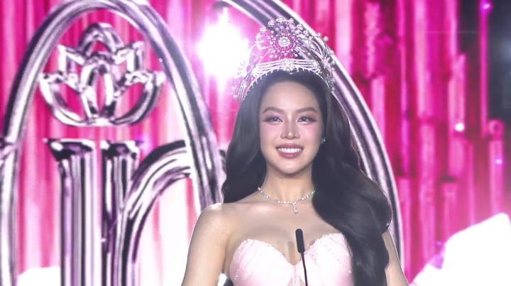 Hoa hậu Thanh Thuỷ xúc động nói lời cảm ơn khi kết thúc nhiệm kỳ- Ảnh 1. Hoa hậu Thanh Thuỷ xúc động nói lời cảm ơn khi kết thúc nhiệm kỳ- Ảnh 1.