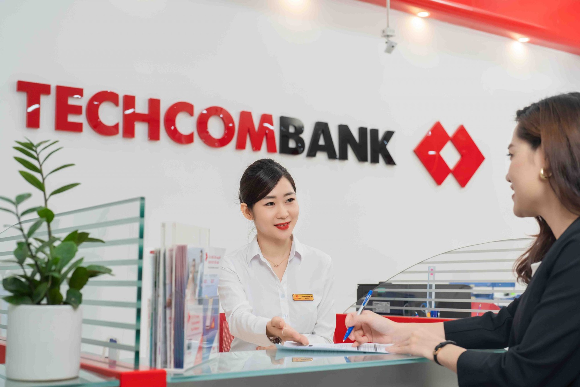 Lần đầu tiên trong lịch sử, các DN của 6 tỷ phú đô la Việt Nam nộp ngân sách lên tới 112.000 tỷ đồng, vượt xa ông lớn nhà nước PVN- Ảnh 6. Lần đầu tiên trong lịch sử, các DN của 6 tỷ phú đô la Việt Nam nộp ngân sách lên tới 112.000 tỷ đồng, vượt xa ông lớn nhà nước PVN- Ảnh 6.