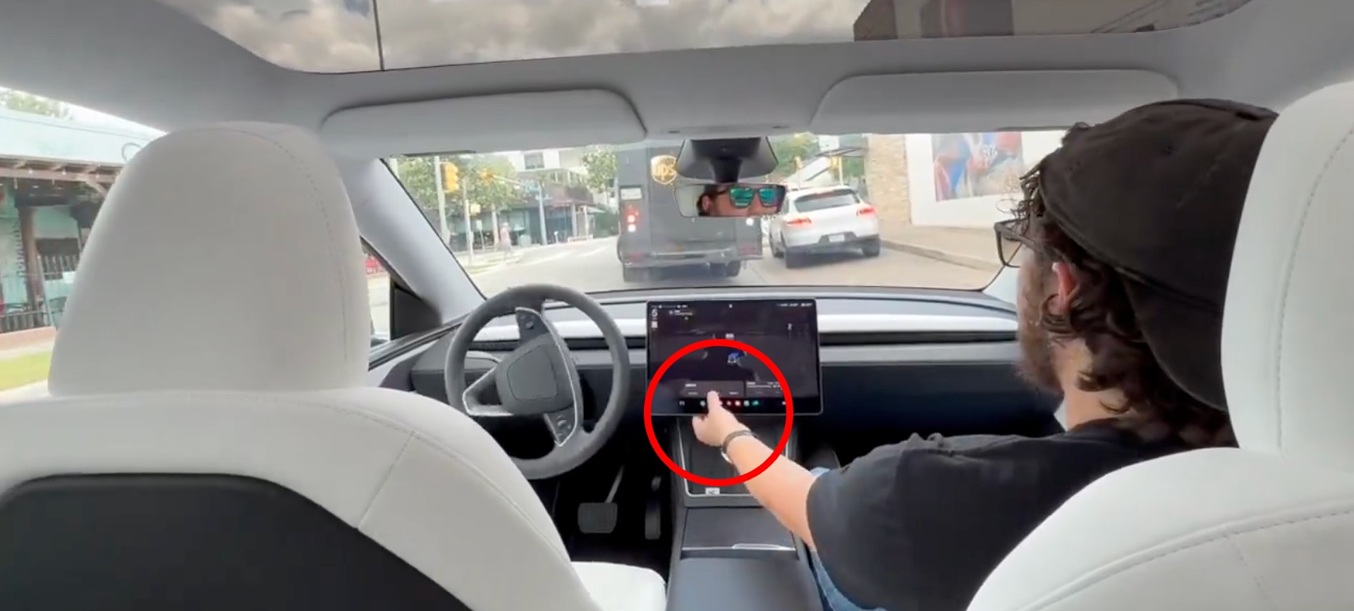 Mới ra mắt, robotaxi của Elon Musk đã gây hỗn loạn đường phố vì Mới ra mắt, robotaxi của Elon Musk đã gây hỗn loạn đường phố vì