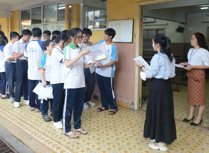 Bị hư xe dọc đường, thí sinh vẫn kịp thi nhờ cách xử trí 'có một không hai'- Ảnh 1. Bị hư xe dọc đường, thí sinh vẫn kịp thi nhờ cách xử trí 'có một không hai'- Ảnh 1.