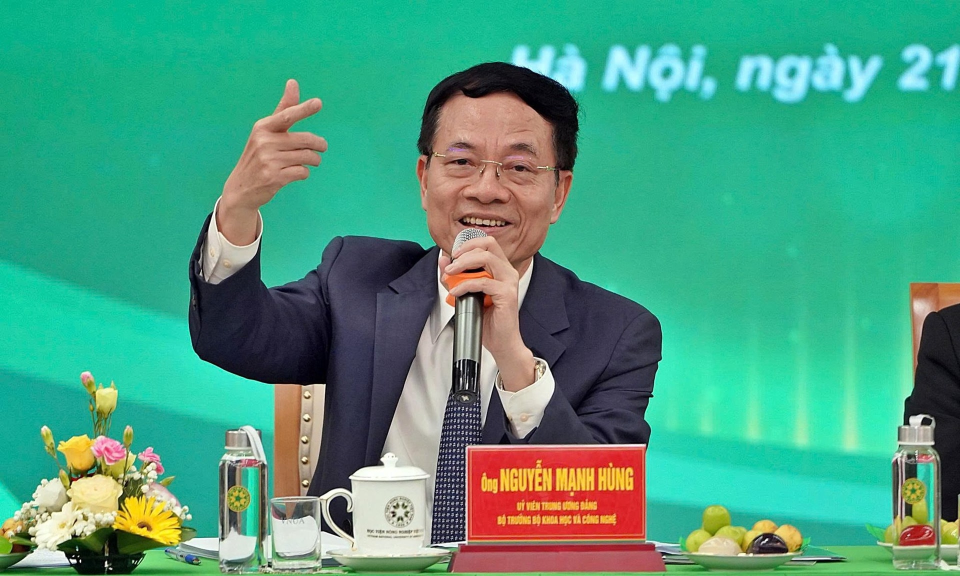 Bộ trưởng Nguyễn Mạnh Hùng nói về hợp tác quốc tế trong khoa học công nghệ: "Việt Nam không đi xin nữa, phải có cái Việt Nam mang ra, có cái Việt Nam mang về"- Ảnh 1. Bộ trưởng Nguyễn Mạnh Hùng nói về hợp tác quốc tế trong khoa học công nghệ: "Việt Nam không đi xin nữa, phải có cái Việt Nam mang ra, có cái Việt Nam mang về"- Ảnh 1.