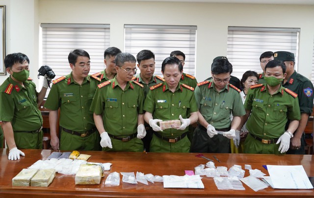 Đồng loạt khám xét, bắt giữ Nguyễn Mạnh Tuấn và Ngô Thị Tính- Ảnh 1.