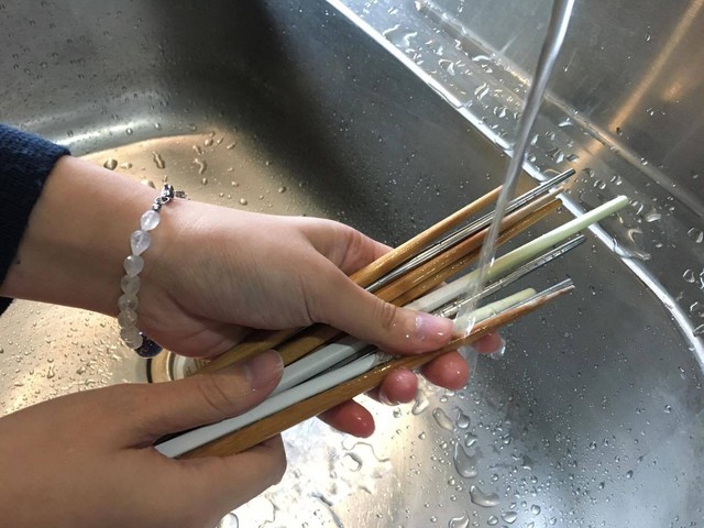 Một hành động khi rửa đũa rất nguy hiểm, khiến cả nhà ung thư nhưng ai cũng làm- Ảnh 1. Một hành động khi rửa đũa rất nguy hiểm, khiến cả nhà ung thư nhưng ai cũng làm- Ảnh 1.