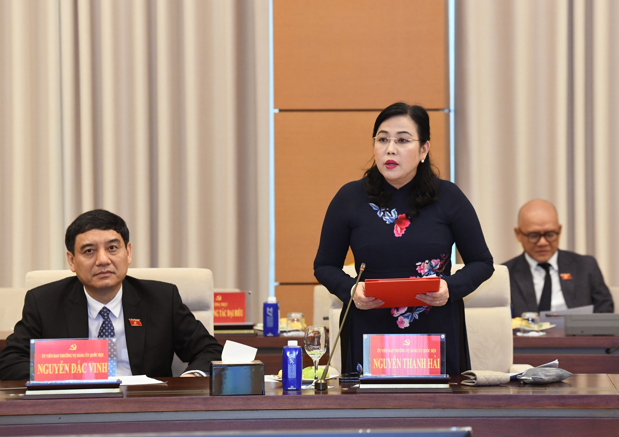 Công bố quyết định, nghị quyết của Bộ Chính trị, Ban Bí thư, UBTV Quốc hội về công tác nhân sự- Ảnh 1. Công bố quyết định, nghị quyết của Bộ Chính trị, Ban Bí thư, UBTV Quốc hội về công tác nhân sự- Ảnh 1.