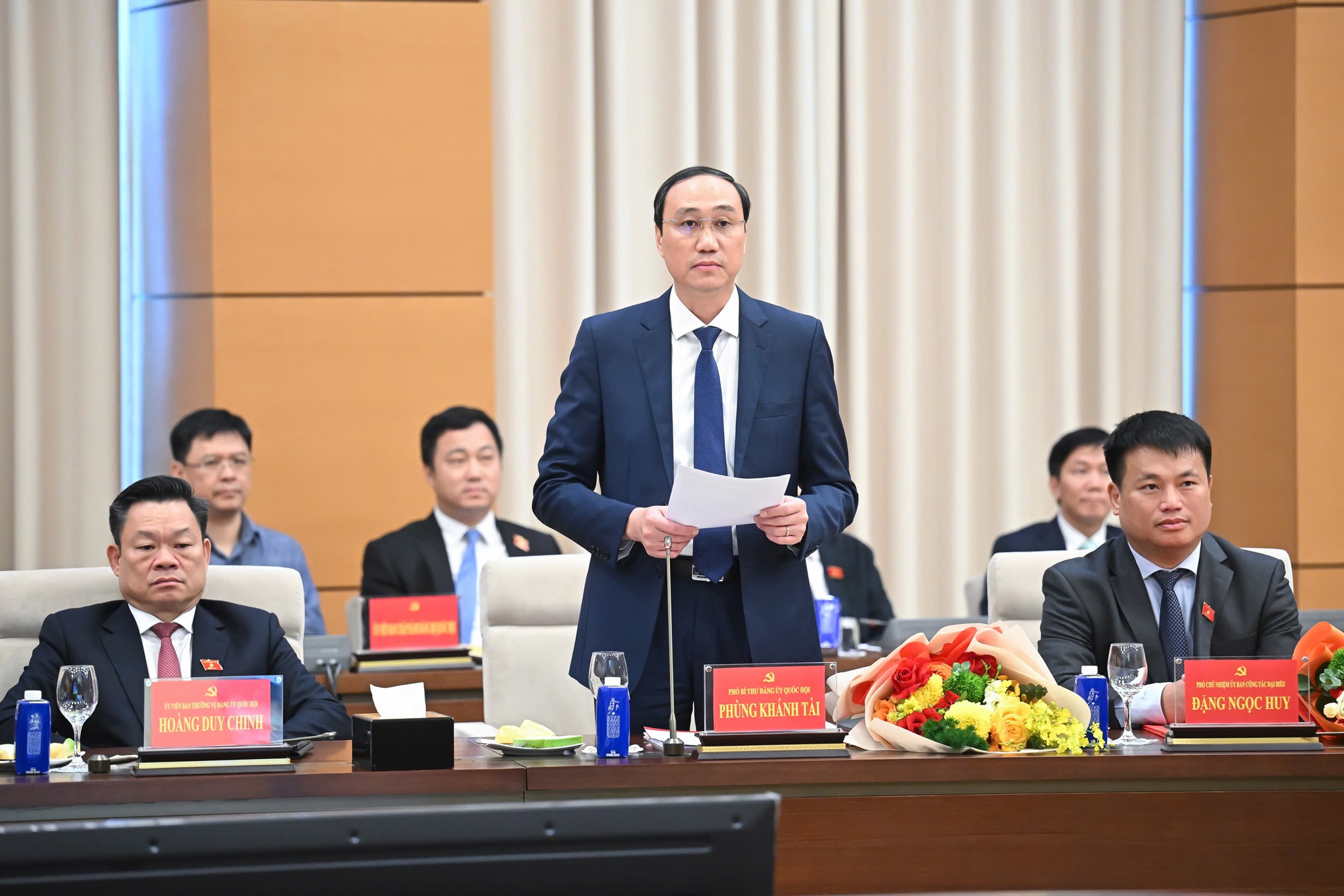 Công bố quyết định, nghị quyết của Bộ Chính trị, Ban Bí thư, UBTV Quốc hội về công tác nhân sự- Ảnh 4. Công bố quyết định, nghị quyết của Bộ Chính trị, Ban Bí thư, UBTV Quốc hội về công tác nhân sự- Ảnh 4.