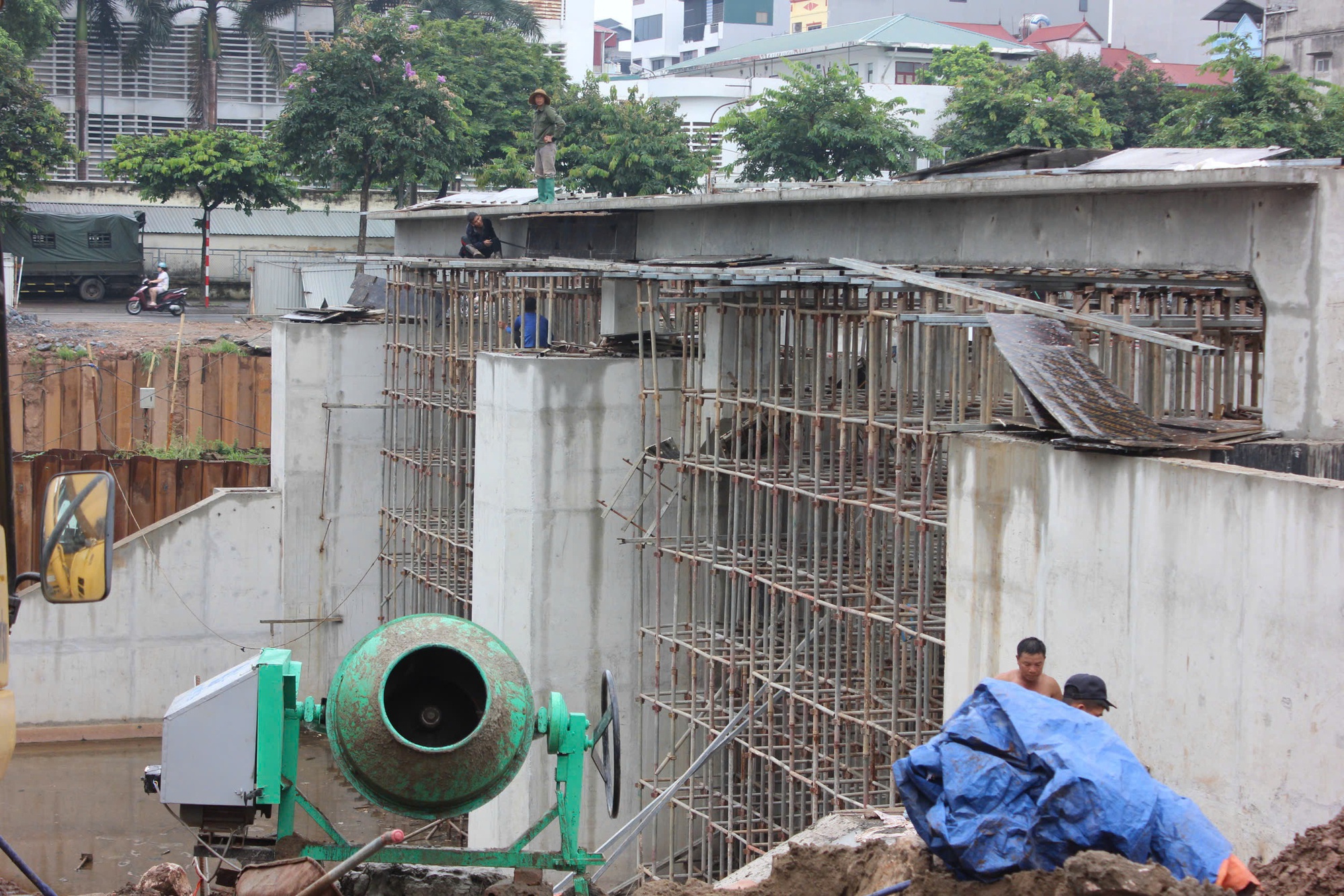 Cận cảnh đập dâng trong quá trình "hồi sinh" sông Tô Lịch- Ảnh 8. Cận cảnh đập dâng trong quá trình "hồi sinh" sông Tô Lịch- Ảnh 8.