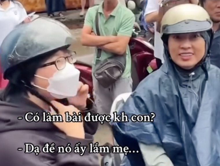 Con gái than làm bài thi không tốt, bà mẹ nói 6 chữ khiến nhiều người ước: Mong thật nhiều phụ huynh xem clip này!- Ảnh 1. Con gái than làm bài thi không tốt, bà mẹ nói 6 chữ khiến nhiều người ước: Mong thật nhiều phụ huynh xem clip này!- Ảnh 1.