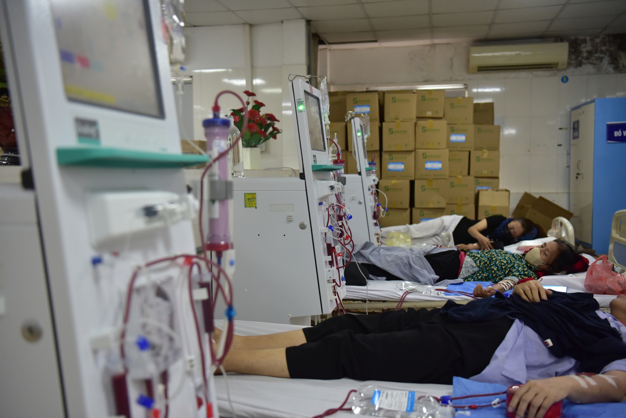 Thanh niên 24 tuổi bị suy thận vì thích làm theo ý mình, cha mẹ sẵn sàng hiến thận cho con, miễn là còn cơ hội!- Ảnh 4. Thanh niên 24 tuổi bị suy thận vì thích làm theo ý mình, cha mẹ sẵn sàng hiến thận cho con, miễn là còn cơ hội!- Ảnh 4.