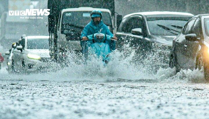 Tin mưa lớn kéo dài 5 ngày ở miền Bắc và dự báo thời tiết Hà Nội 10 ngày tới- Ảnh 1.