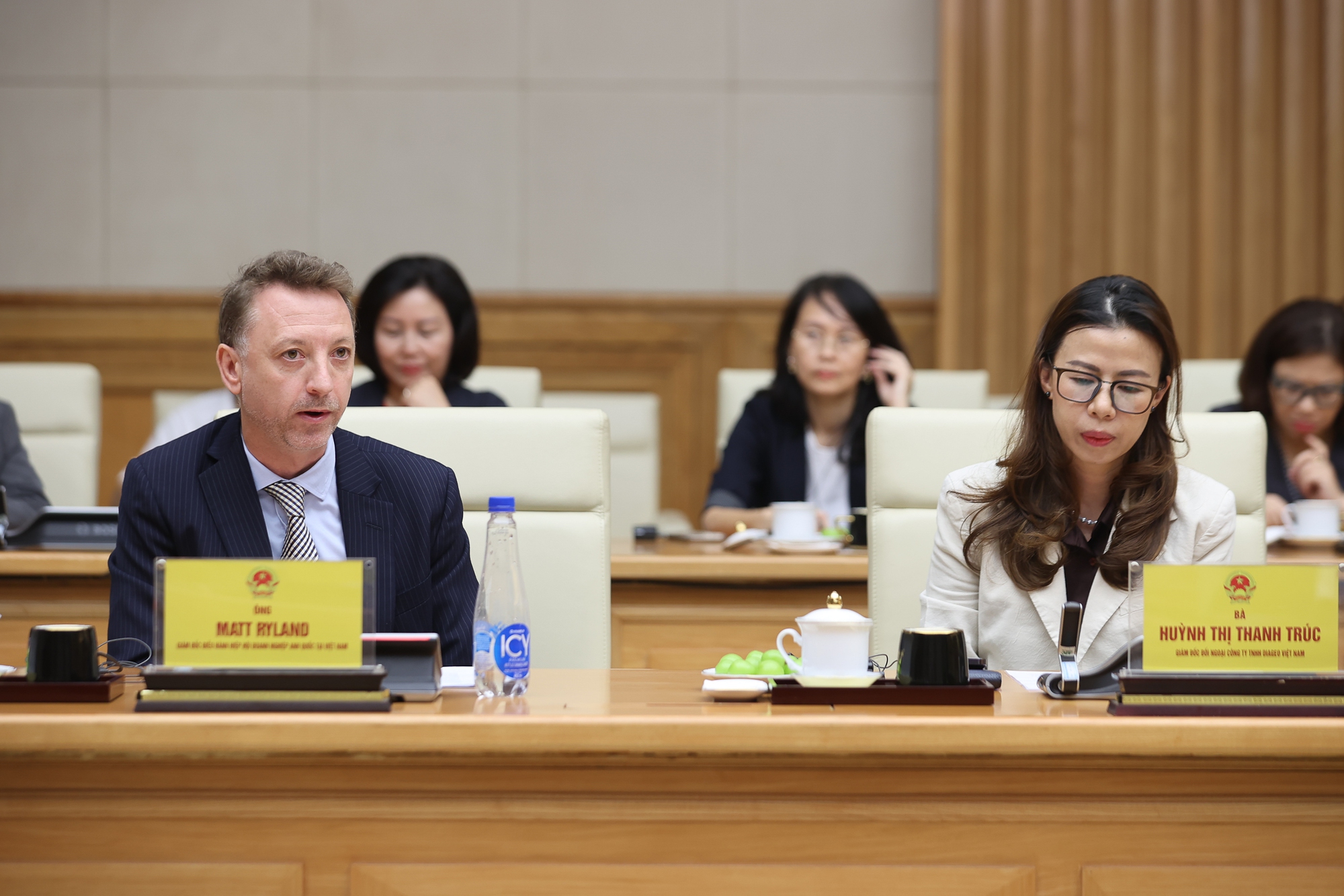 Thủ tướng kêu gọi doanh nghiệp Anh đưa thương mại và đầu tư song phương vượt 10 tỉ USD- Ảnh 5. Thủ tướng kêu gọi doanh nghiệp Anh đưa thương mại và đầu tư song phương vượt 10 tỉ USD- Ảnh 5.