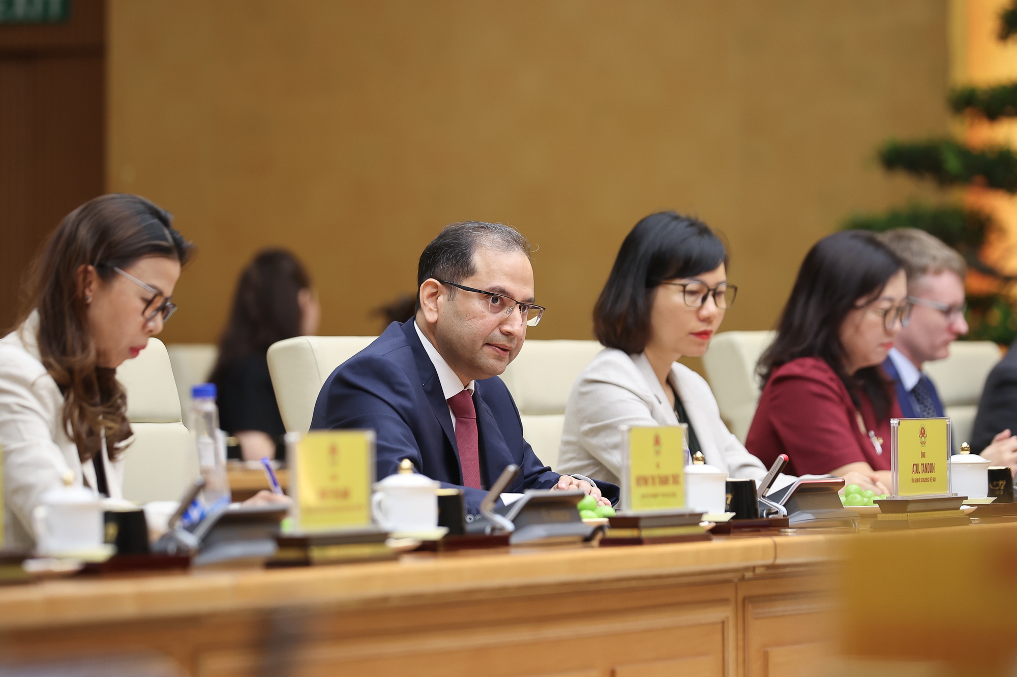 Thủ tướng kêu gọi doanh nghiệp Anh đưa thương mại và đầu tư song phương vượt 10 tỉ USD- Ảnh 6. Thủ tướng kêu gọi doanh nghiệp Anh đưa thương mại và đầu tư song phương vượt 10 tỉ USD- Ảnh 6.