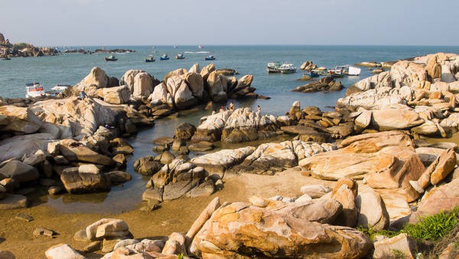 Nơi có cả biển và núi cách TP.HCM gần 200km: Nằm giữa biển nhưng không phải đảo, nước rút có thể đi bộ ra- Ảnh 4. Nơi có cả biển và núi cách TP.HCM gần 200km: Nằm giữa biển nhưng không phải đảo, nước rút có thể đi bộ ra- Ảnh 4.
