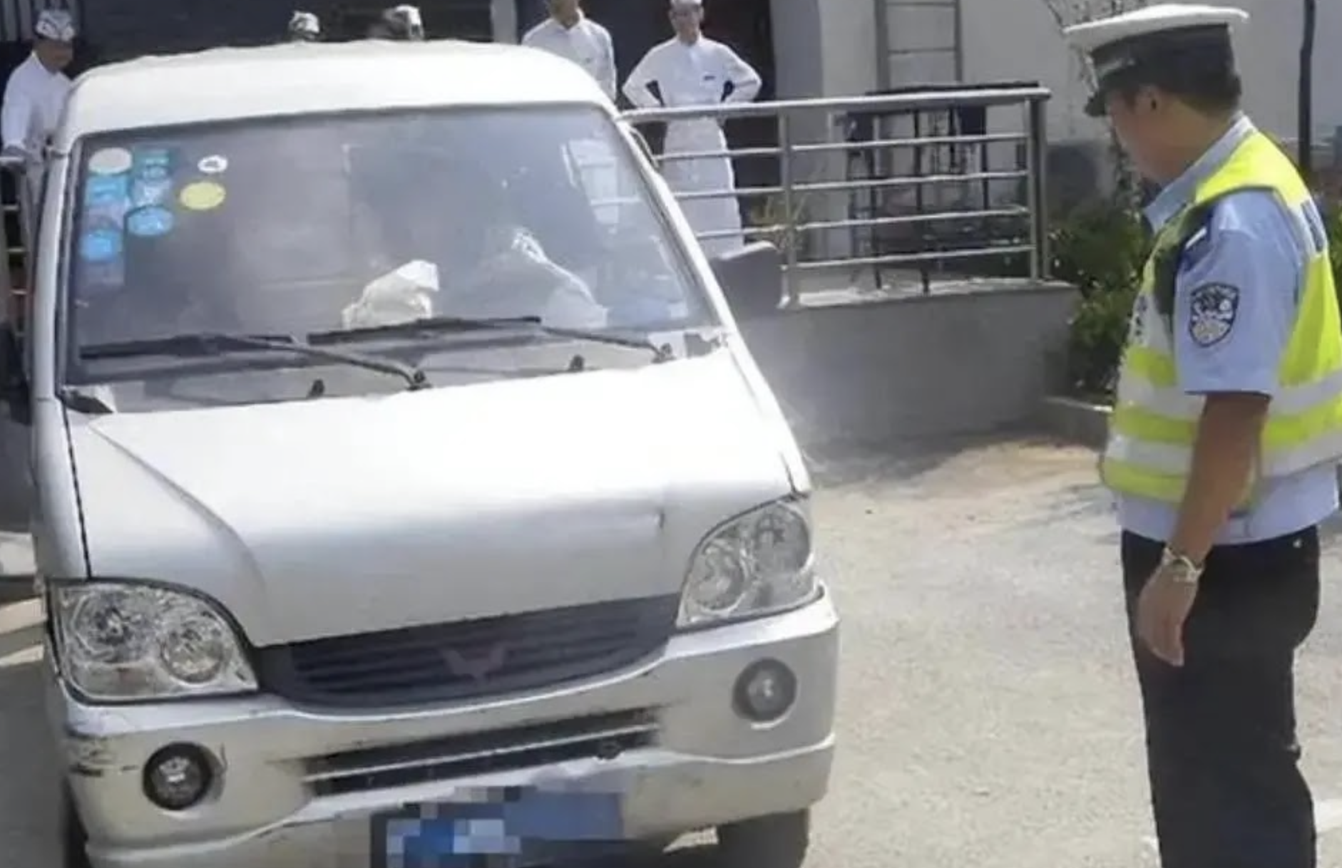 Người đàn ông bị phạt vì chạy quá tốc độ lên tới 195 km/h trên cao tốc: Sự thật bất ngờ sau khi kiểm tra thiết bị đo tốc độ lỗi- Ảnh 1. Người đàn ông bị phạt vì chạy quá tốc độ lên tới 195 km/h trên cao tốc: Sự thật bất ngờ sau khi kiểm tra thiết bị đo tốc độ lỗi- Ảnh 1.