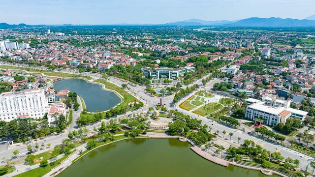 Việt Nam có 1 nơi rất lạ: Tiếp giáp với 7 tỉnh, thành khác sau sáp nhập, cái tên nghe đã giàu lại còn sống lâu- Ảnh 1. Việt Nam có 1 nơi rất lạ: Tiếp giáp với 7 tỉnh, thành khác sau sáp nhập, cái tên nghe đã giàu lại còn sống lâu- Ảnh 1.