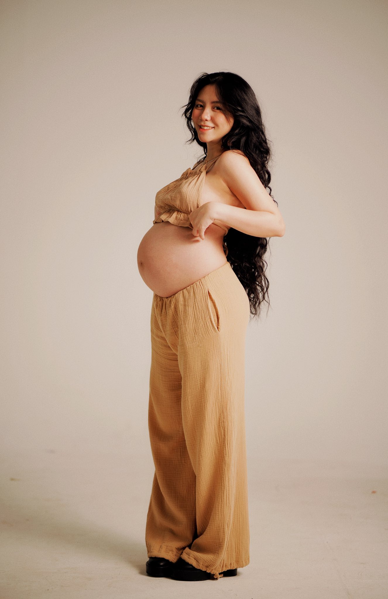 Gia tộc nổi tiếng ở Hà Nội có tận 3 hot mom: Từ mẹ đến con đều là dâu hào môn, ai cũng có tổ ấm riêng hạnh phúc- Ảnh 20. Gia tộc nổi tiếng ở Hà Nội có tận 3 hot mom: Từ mẹ đến con đều là dâu hào môn, ai cũng có tổ ấm riêng hạnh phúc- Ảnh 20.